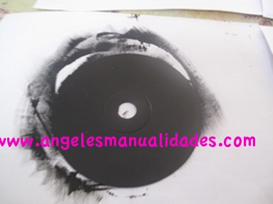 Pintado cd con pintura acrílica