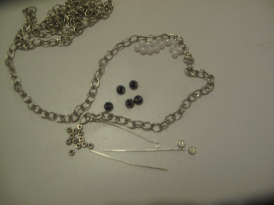 Collar Corazón: Materiales